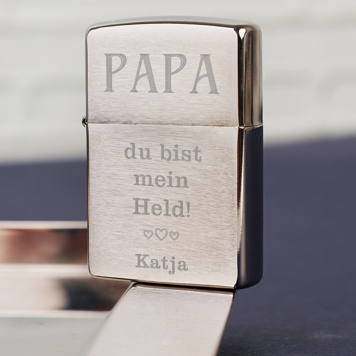 Held Papa - Zippo Feuerzeug mit Gravur Held Papa - Zippo Feuerzeug mit Gravur